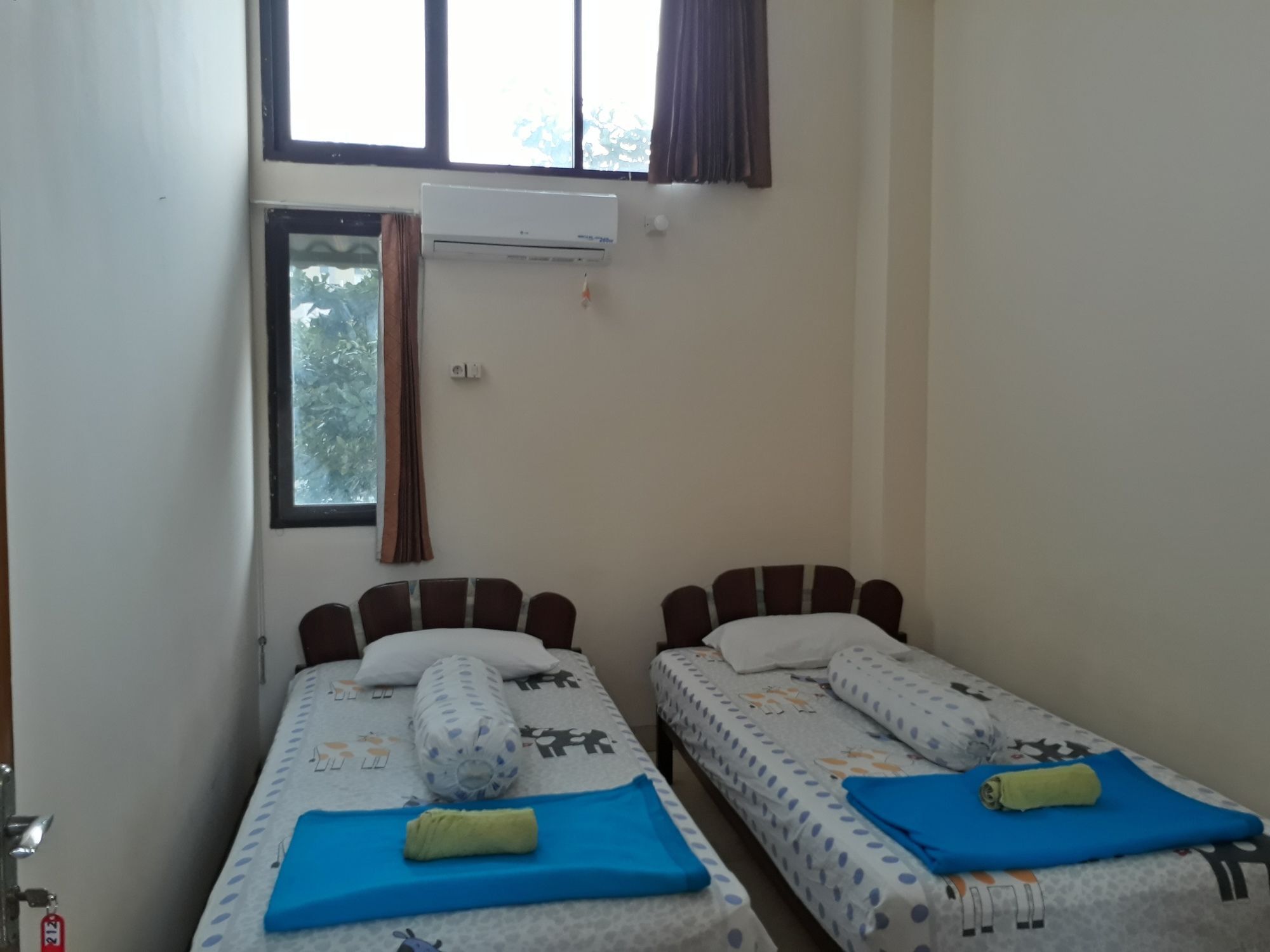 סמאראנג Imam Bonjol Hostel מראה חיצוני תמונה